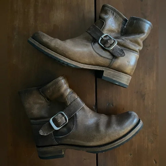 Frye- Veronica bootie rich brown leather buckle detail women’s size 9 - Picture 16 of 16